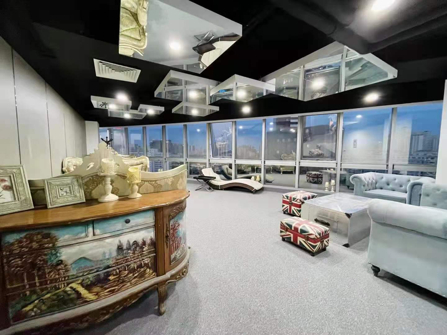 开放 工位： 1200元/个/月